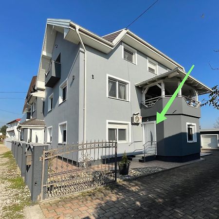 4 Stars Apartments Near Airport Velika Gorica Eksteriør bilde